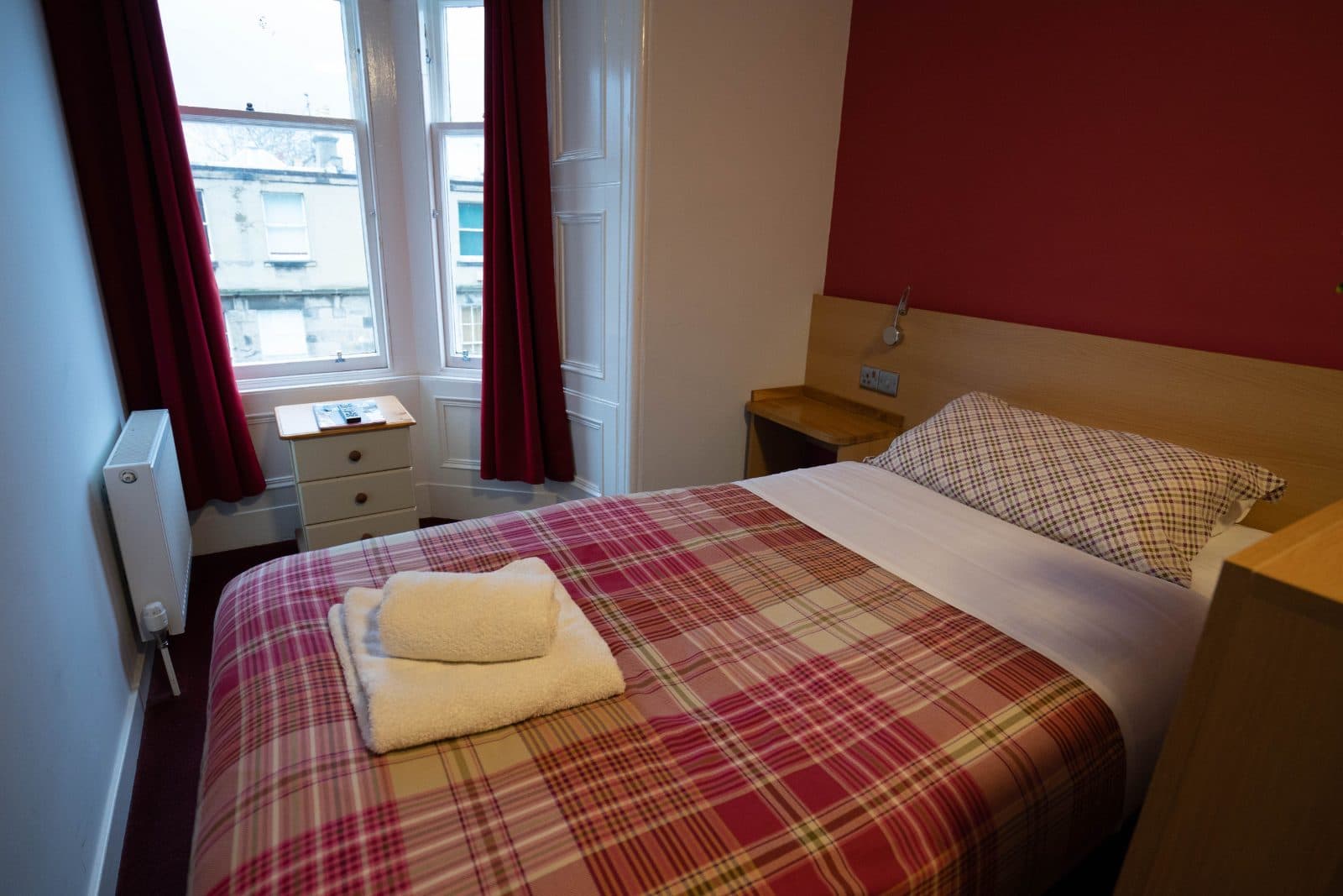 Twin room at Regent House